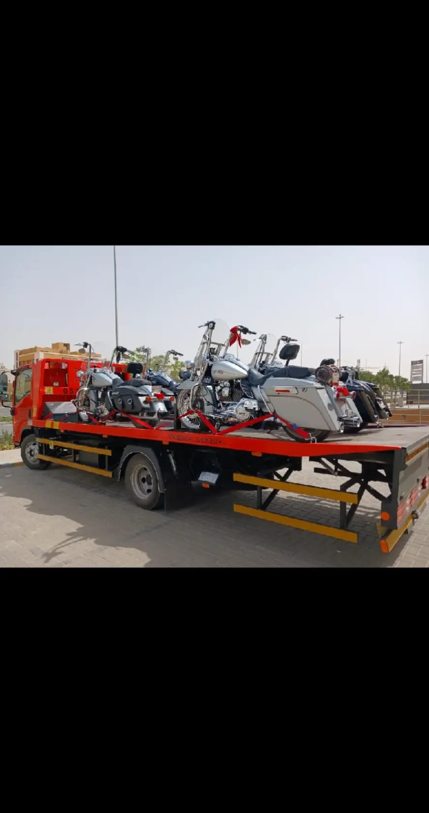 سطحة هيدروليك تنقل مجموعة دراجات نارية في الرياض
